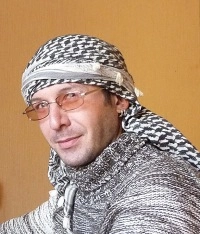 автор