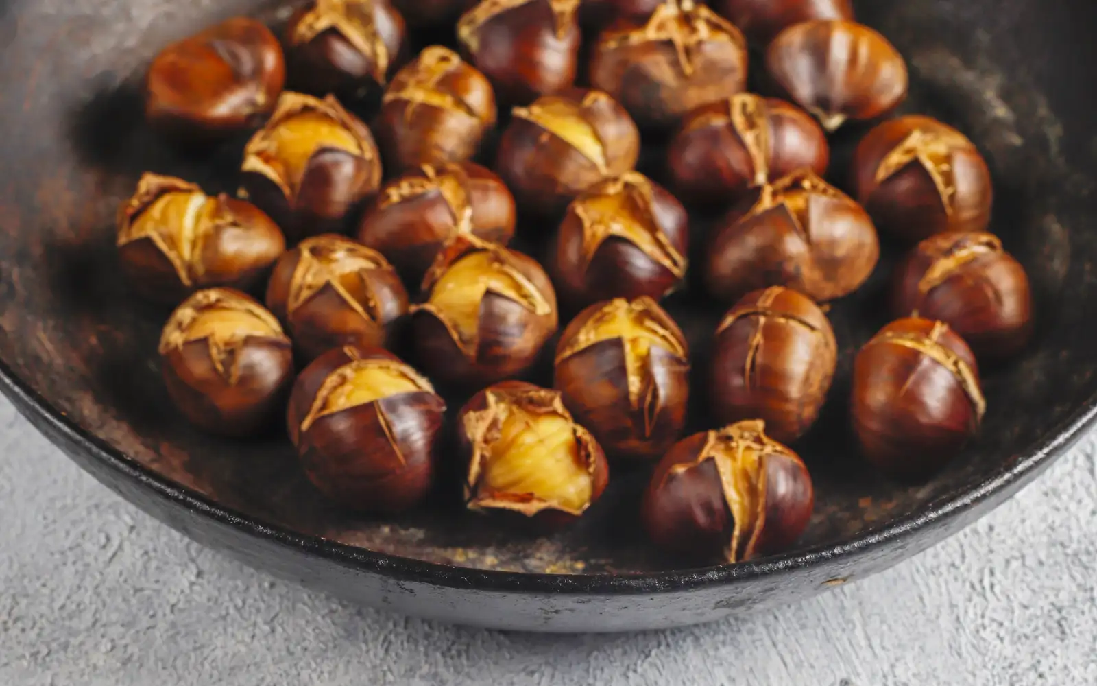 Жареные каштаны.