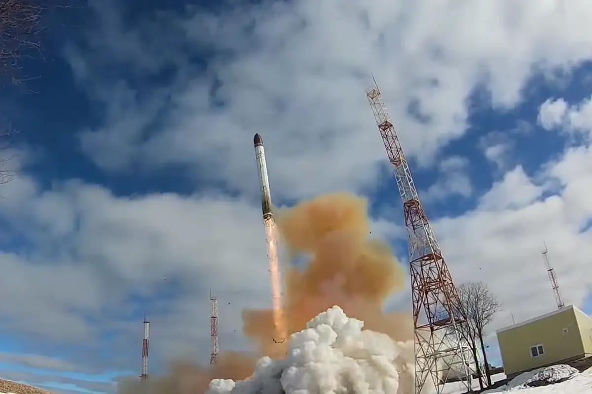 Испытательный пуск МБР «Сармат» с космодрома «Плесецк». 