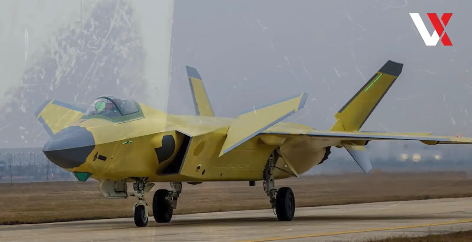 J-20A в желтой грунтовке.  