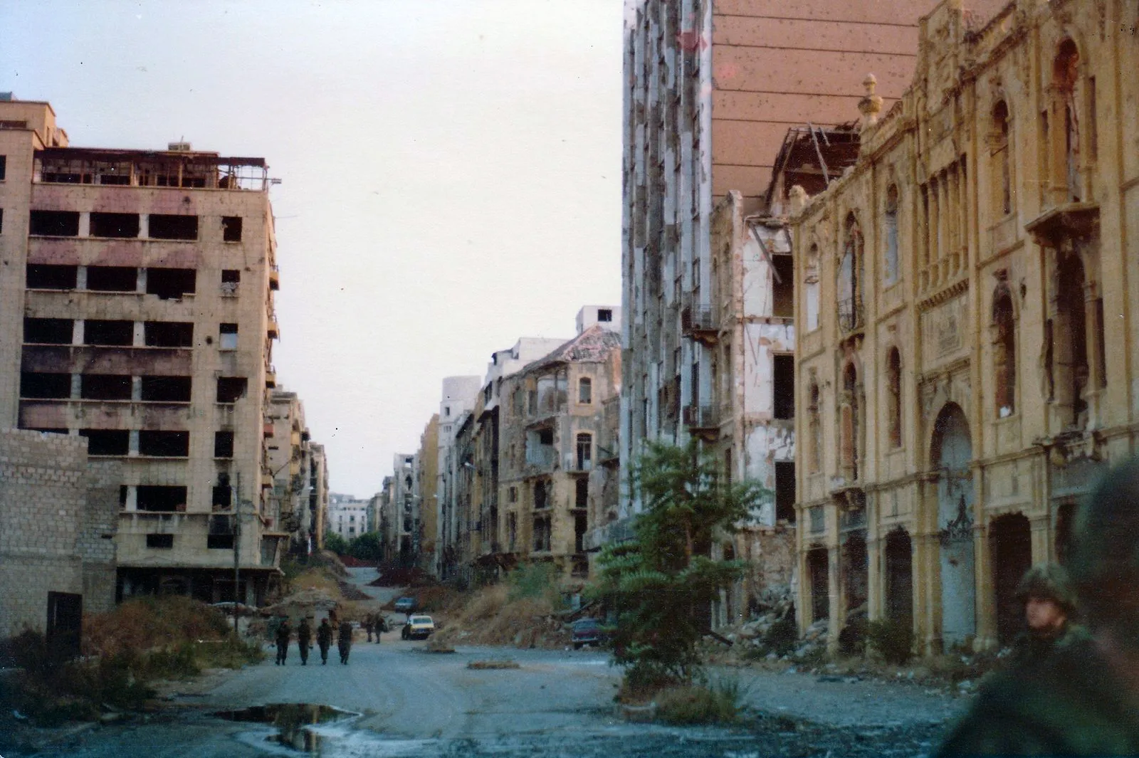 Разрушенный Бейрут в ходе гражданской войны, 1975-й год Разрушенный Бейрут в ходе гражданской войны, 1975-й год