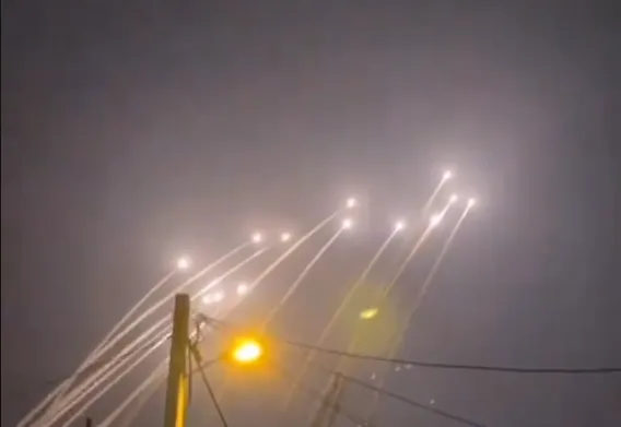 Ночной полет ракет. 