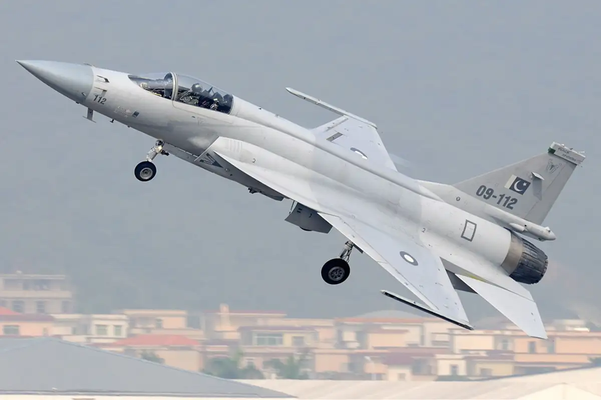 JF-17. 