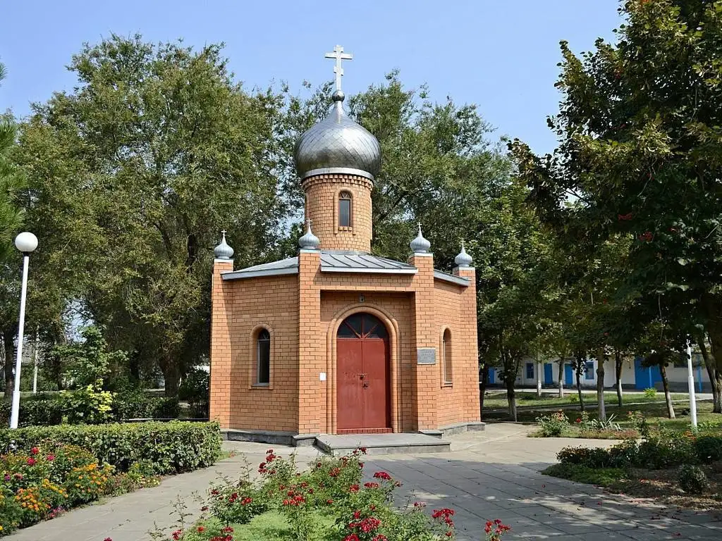 В память о некогда стоявшей святыне в Святом Кресте (Буденновске) возведена маленькая часовня В память о некогда стоявшей святыне в Святом Кресте (Буденновске) возведена маленькая часовня