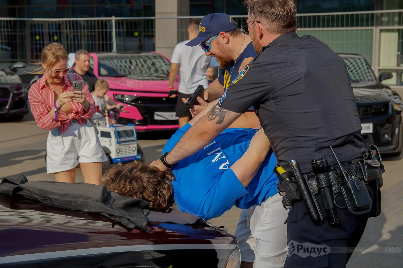 TUNING SHOW 2025, полицейская тема, зачитывание прав задержанному.  