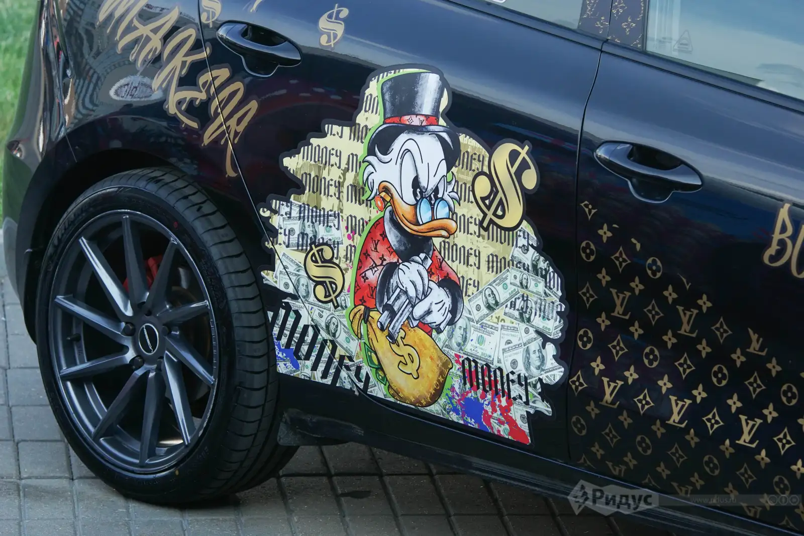 TUNING SHOW 2025, немного винила и аэрографии.  