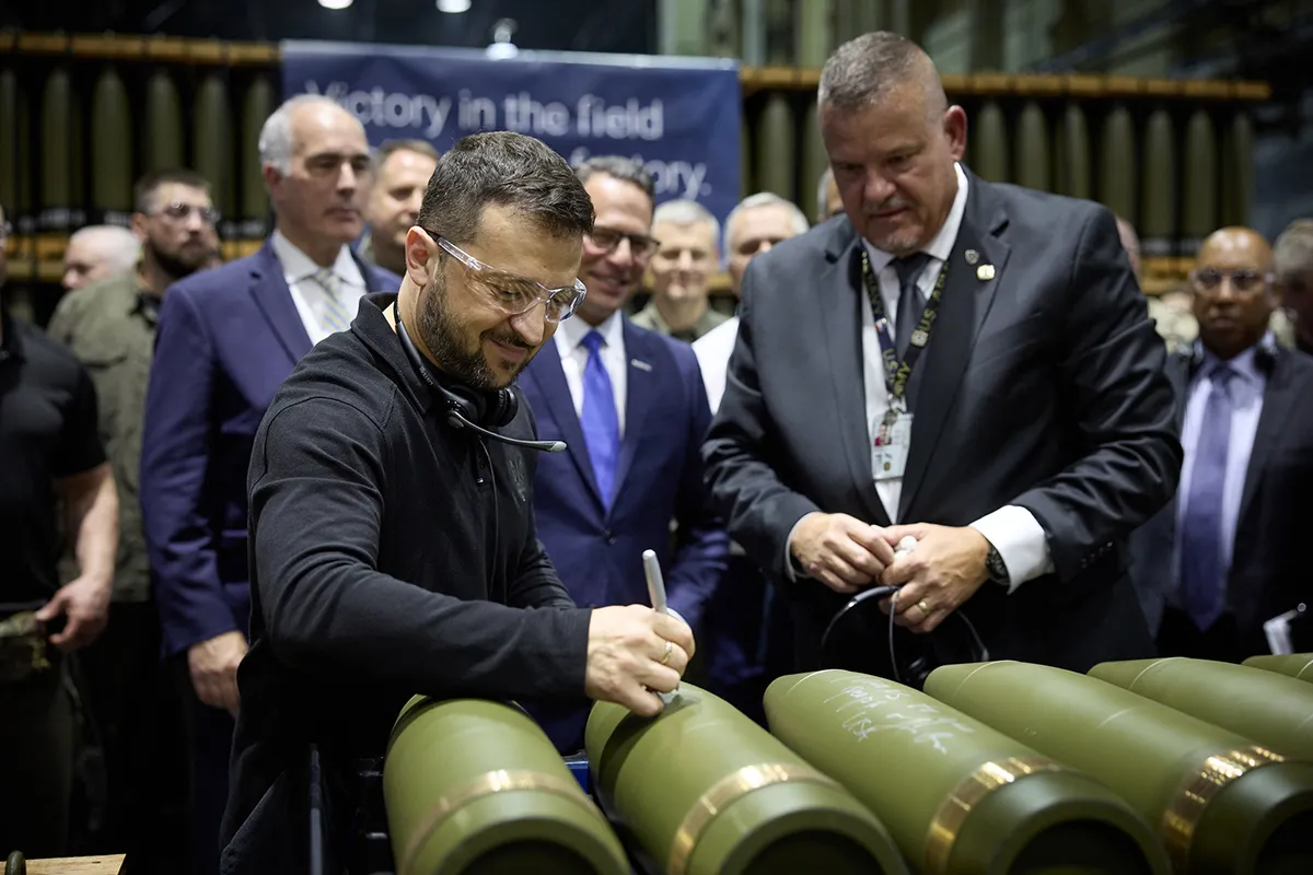 Владимир Зеленский на заводе по производству боеприпасов в США