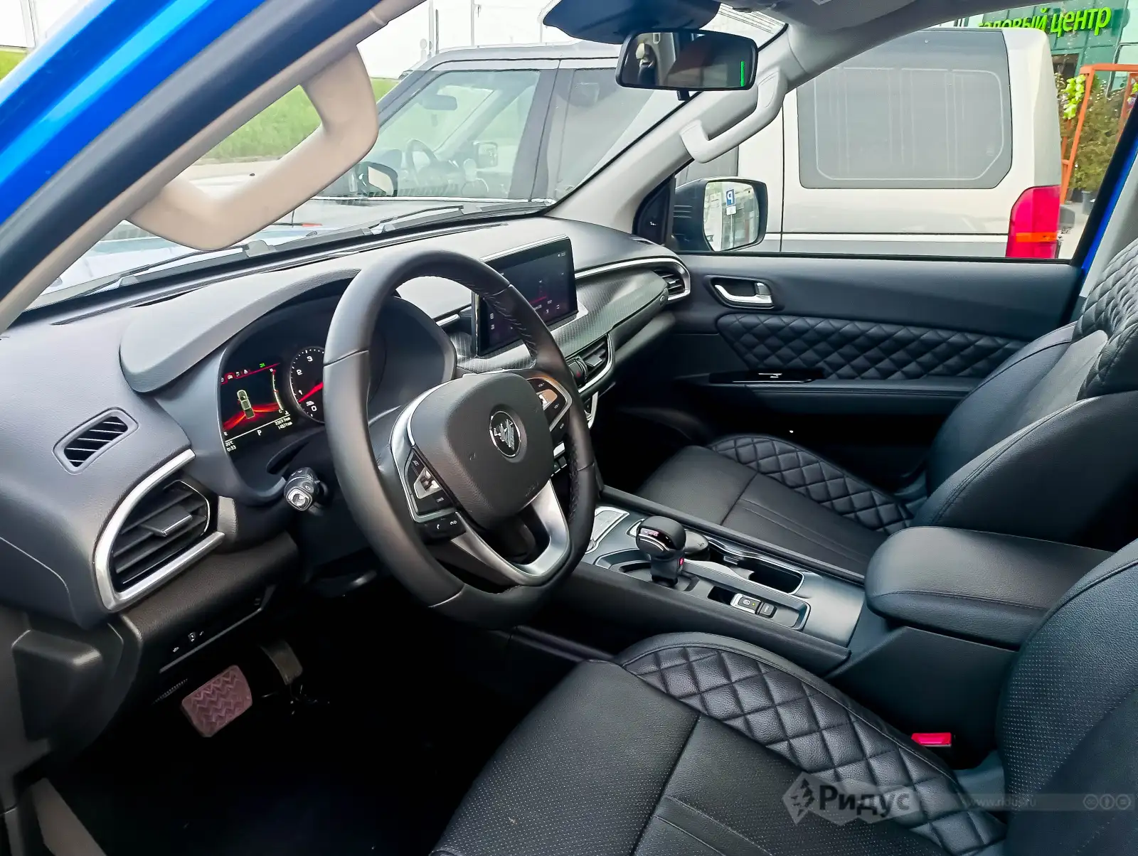 Foton Tunland G7, интерьер переднего ряда. Foton Tunland G7, интерьер переднего ряда.