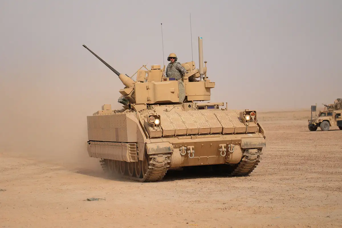БМП Bradley. 