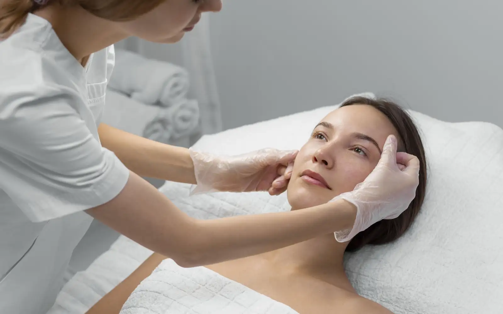 Прием у косметолога.