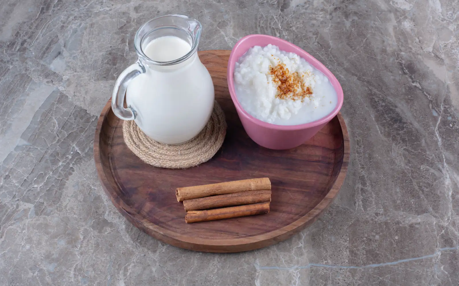 Молоко с корицей.