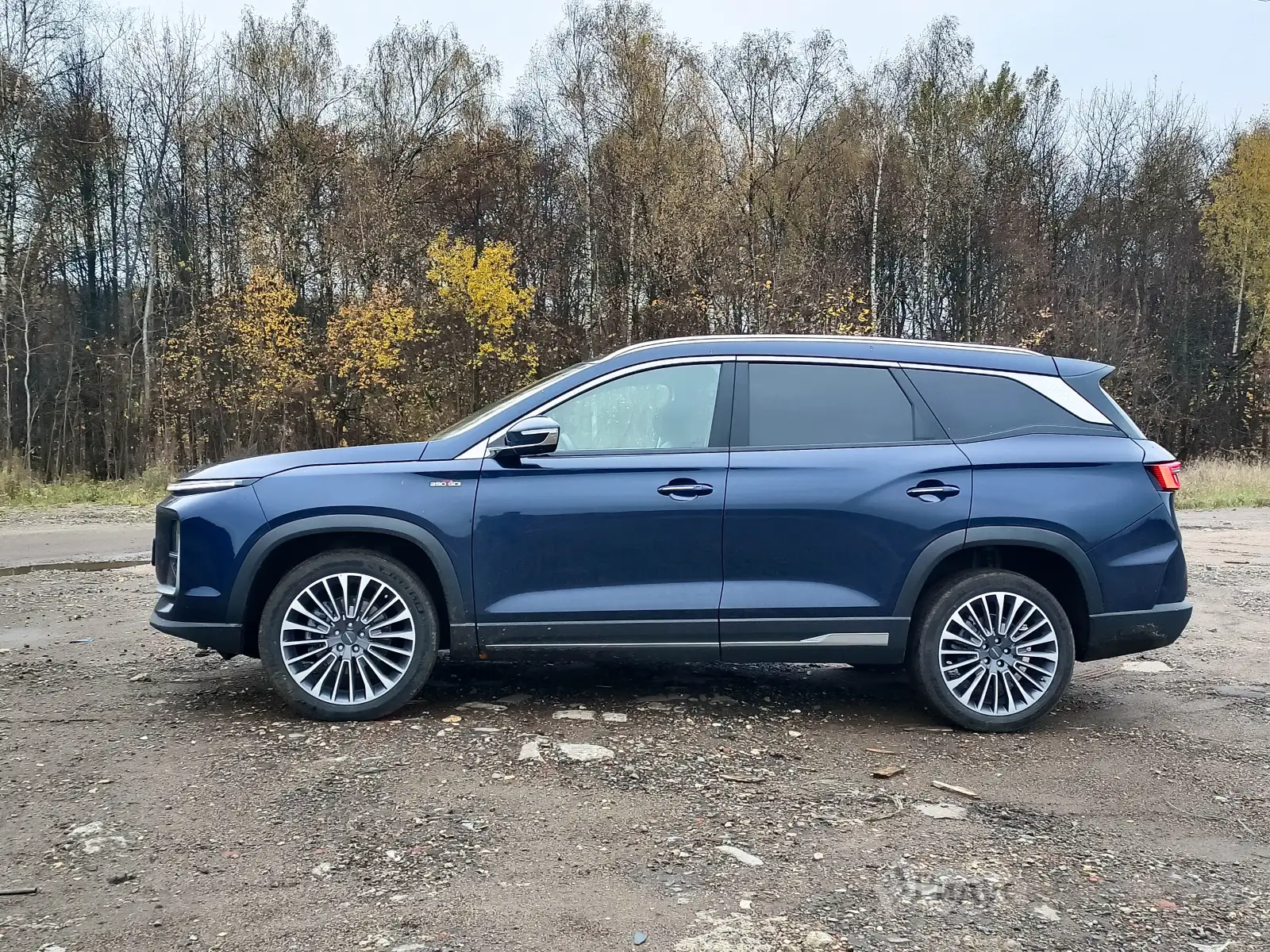 Soueast S09, вид сбоку.  