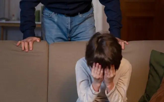 Расстроенный ребенок.