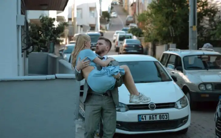 Кадр из сериала «Близкое счастье»