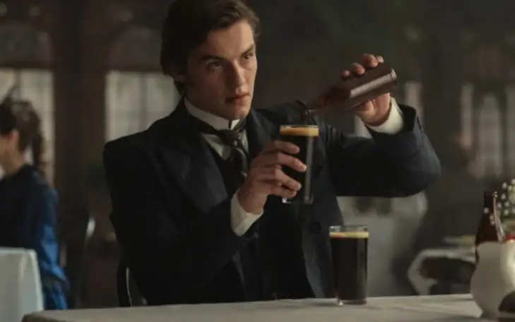 Кадр из сериала «Дом Гиннессов».