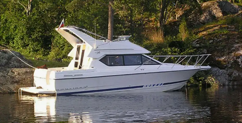 Круизный катер Bayliner 288. Круизный катер Bayliner 288.