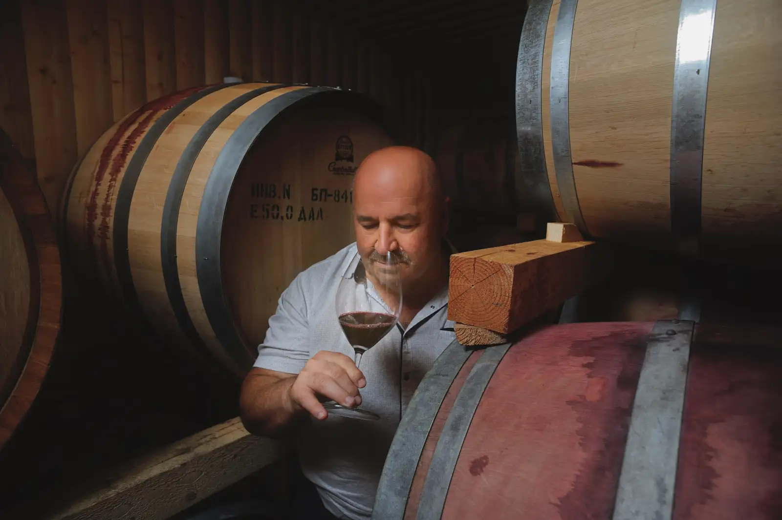 Гюльбала Зеидов — главный винодел «Винодельни Ведерниковъ». 