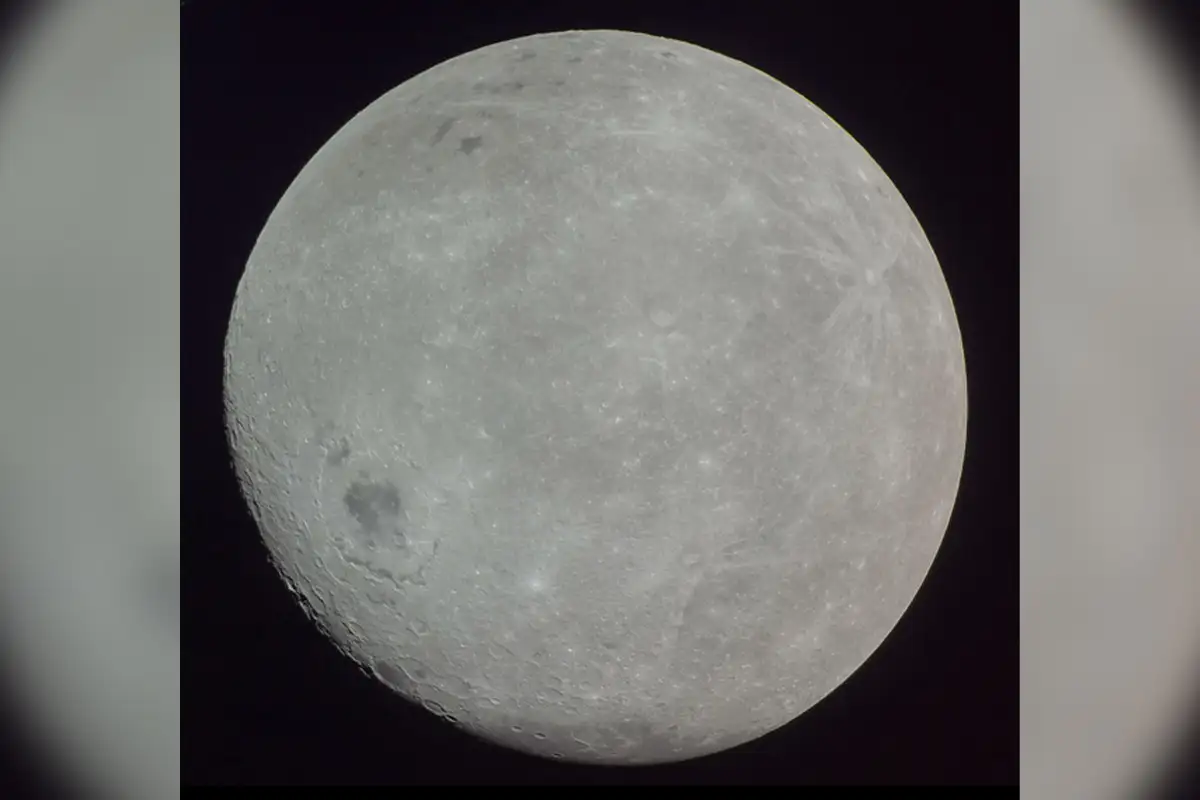 Обратная сторона Луны. 