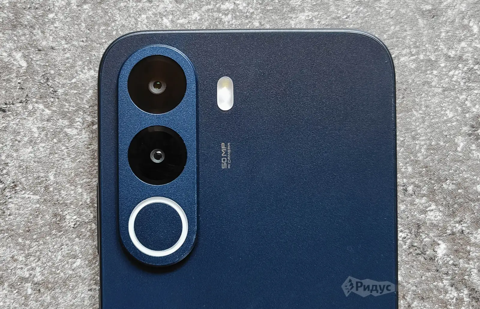 realme C100x. 