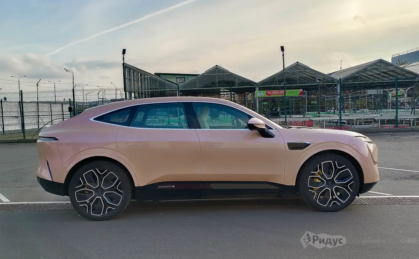 AVATR 11, вид сбоку. 