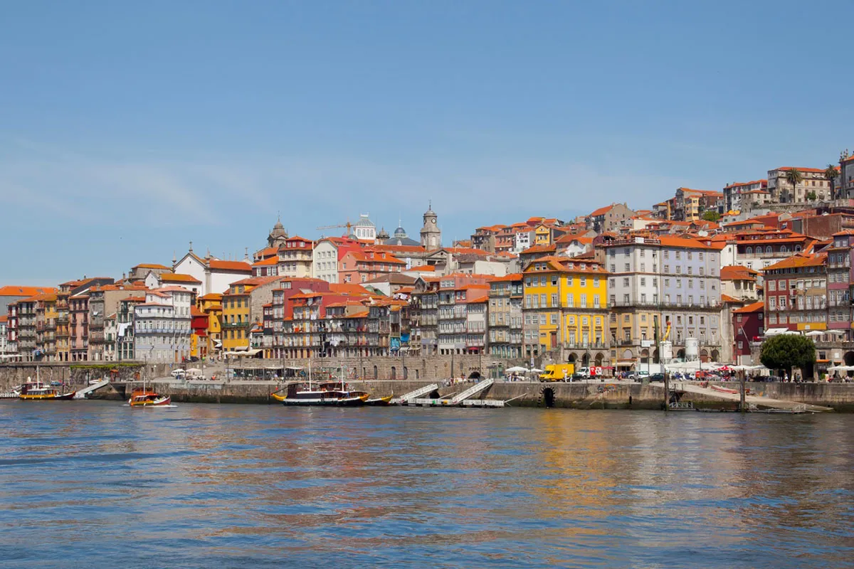 Вид на город Порту, Португалия