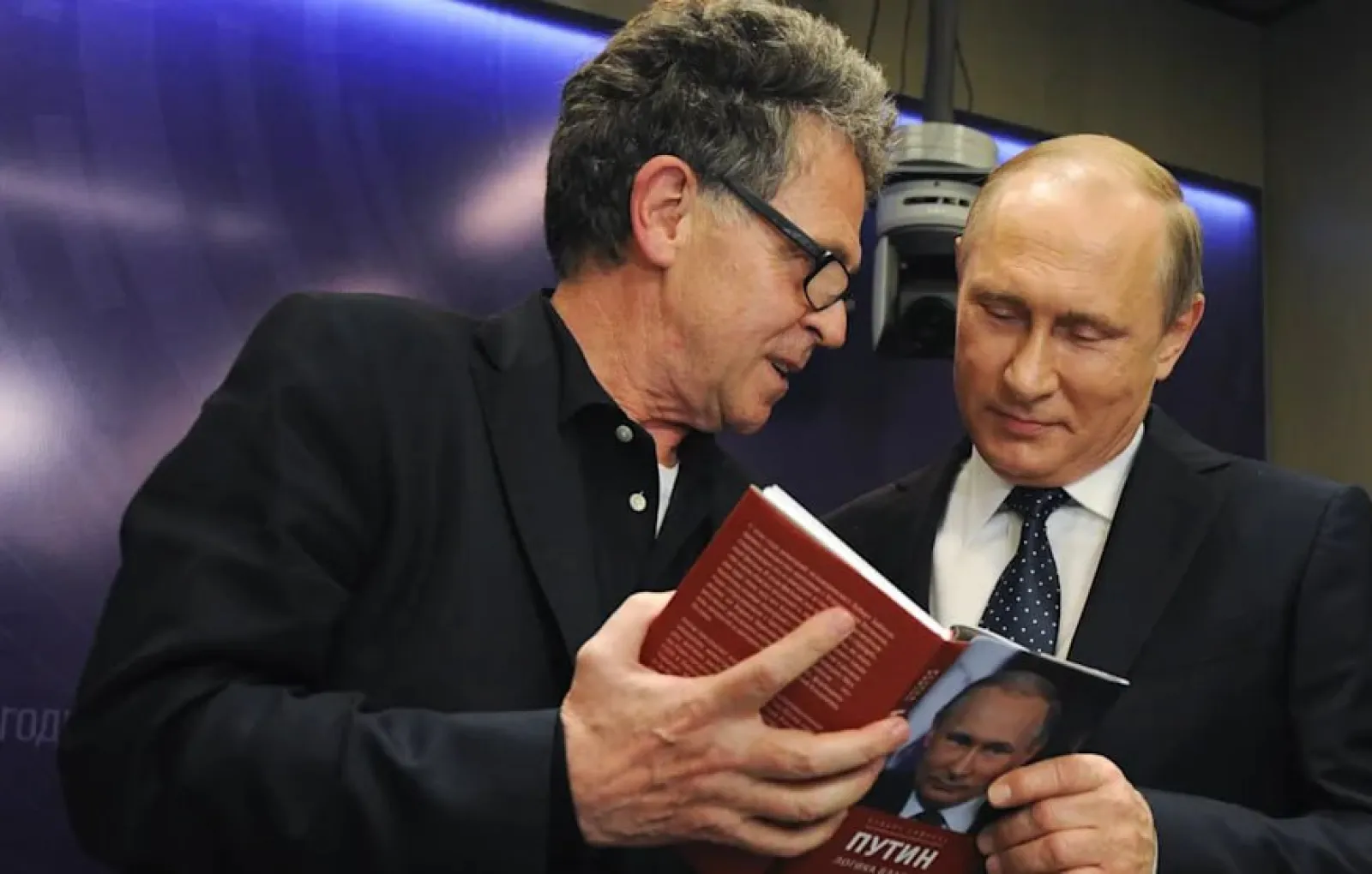 В Германии биографа Путина Зайпеля исключили из союза журналистов