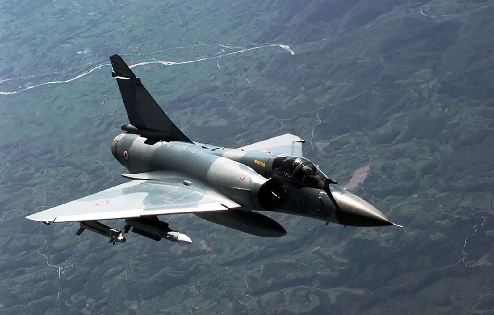 Истребитель Mirage 2000    