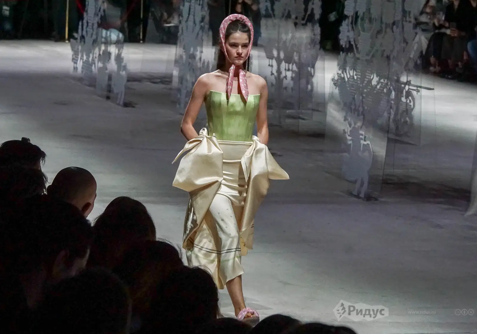 Московская неделя моды 2026, показ Алены Ахмадулиной.  