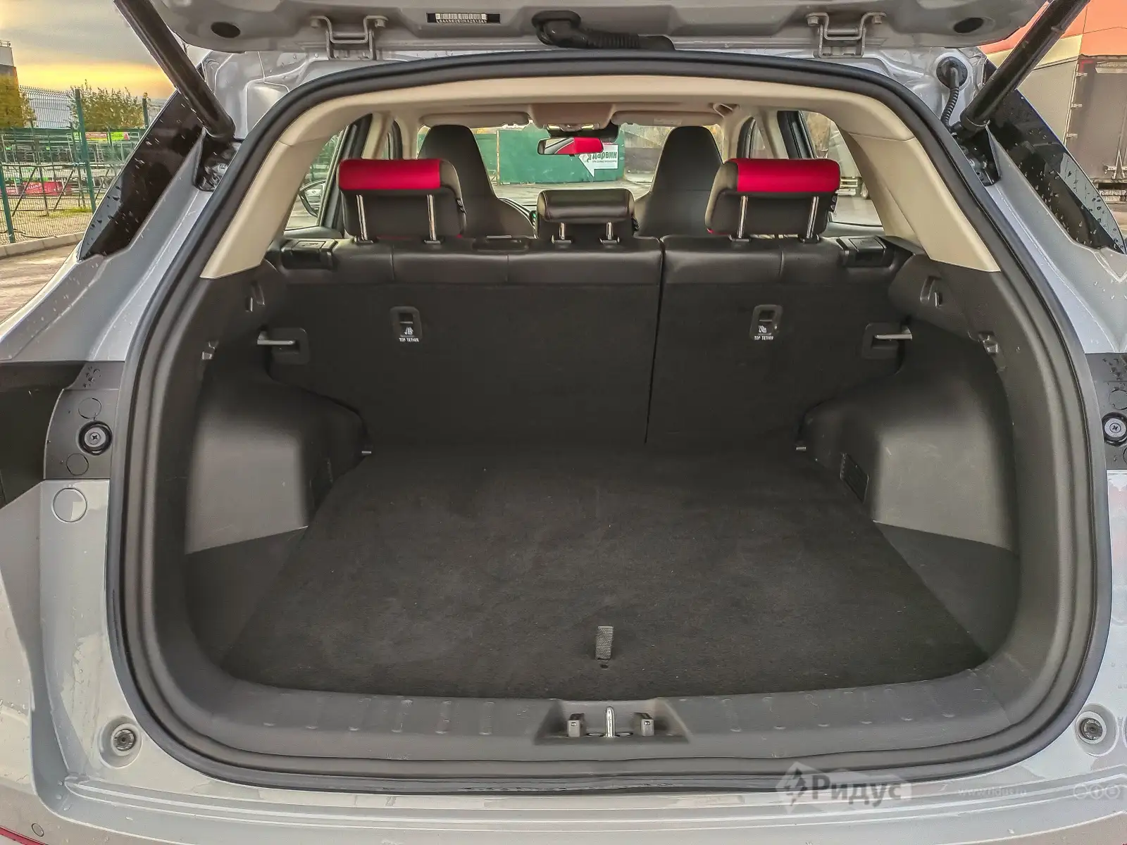 Changan UNI-S, багажник.  