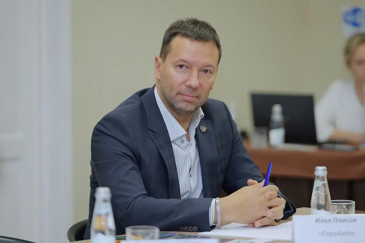 Илья Плисов. 