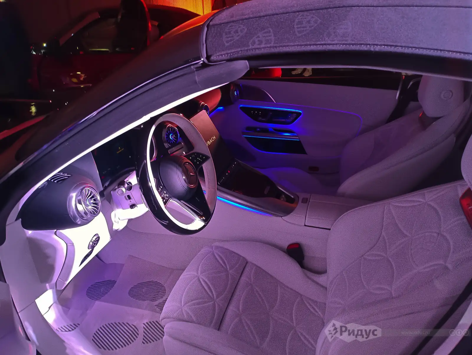Mercedes-Maybach SL 680 Monogram. Mercedes-Maybach SL 680 Monogram.