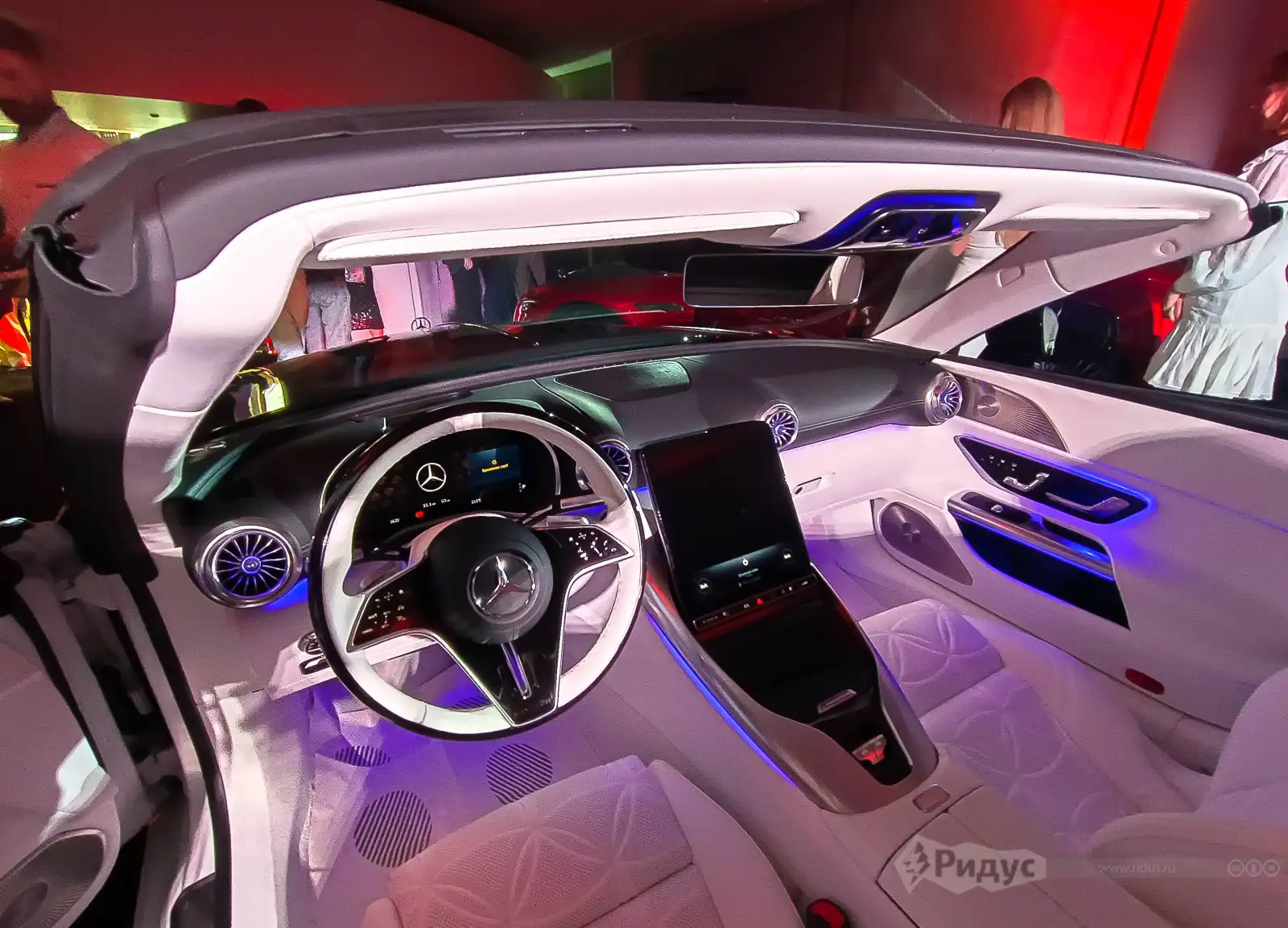 Mercedes-Maybach SL 680 Monogram. Mercedes-Maybach SL 680 Monogram.