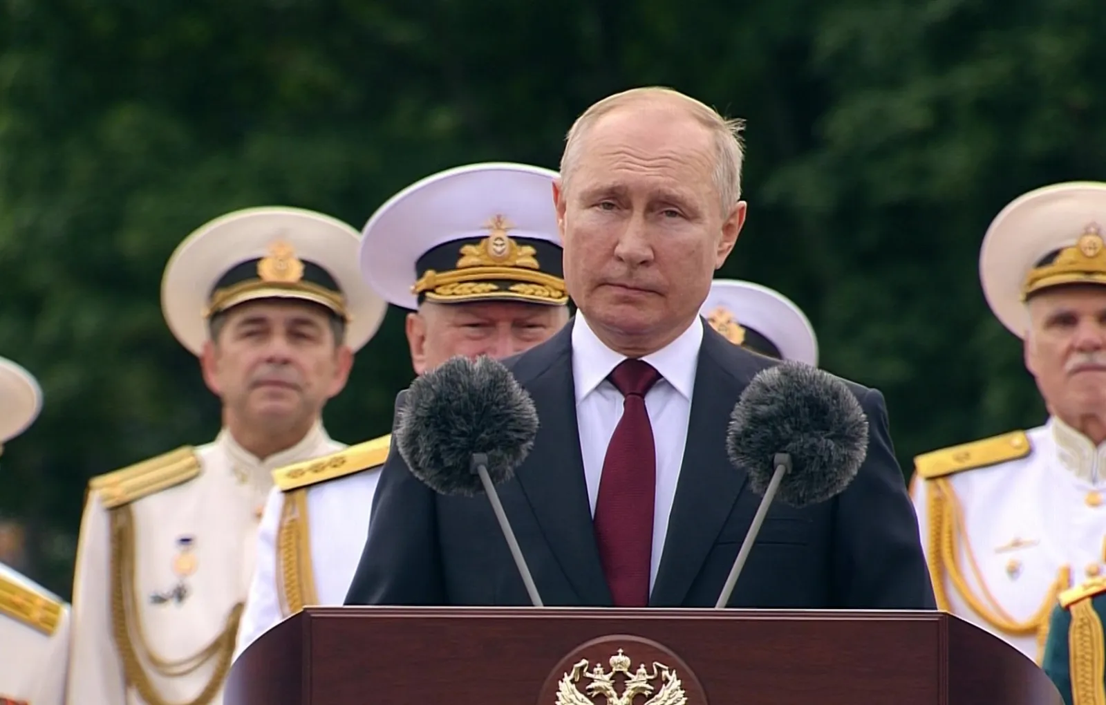 Путин пообещал продолжение оснащения российского флота гиперзвуковыми ракетами
