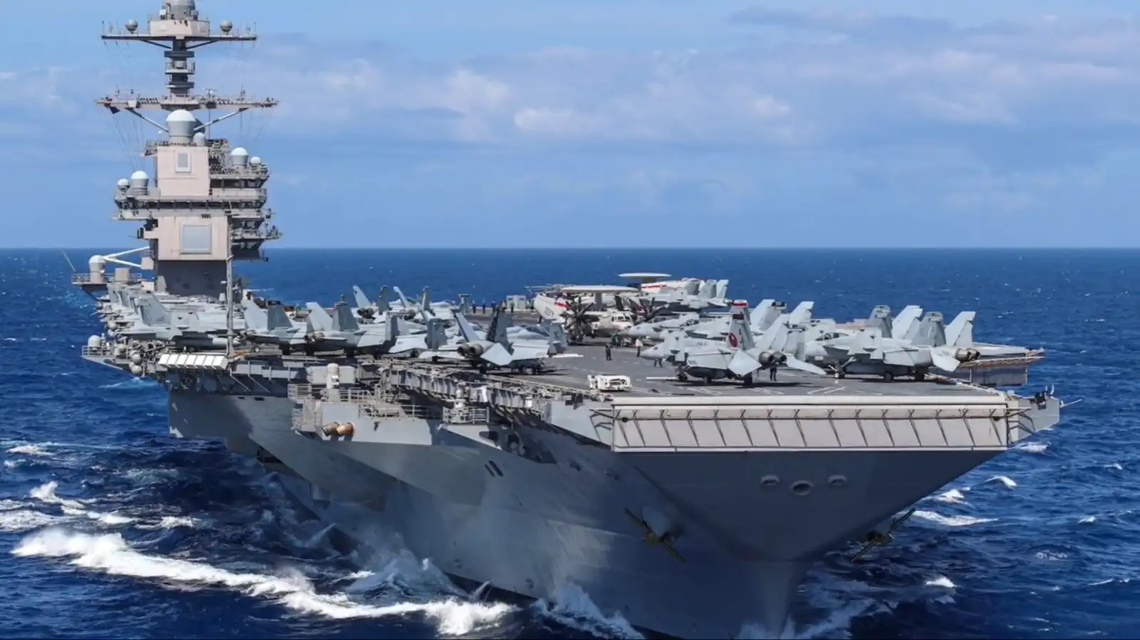 USS Gerald R. Ford, взлётная палуба. 