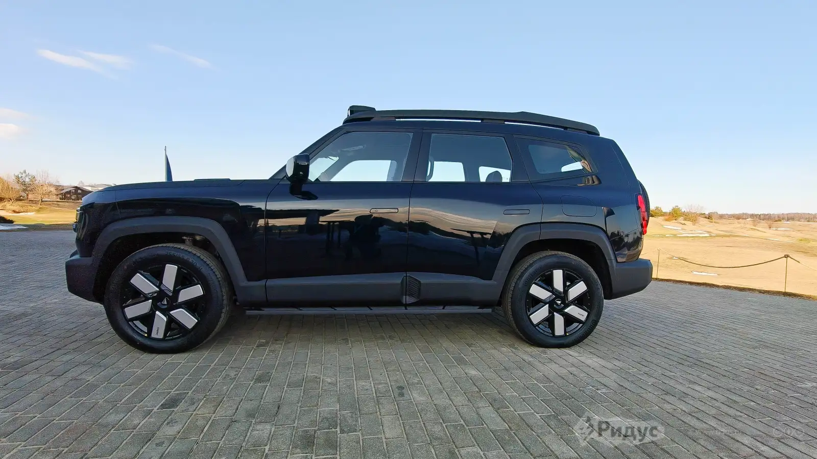 Deepal G318, вид сбоку.  