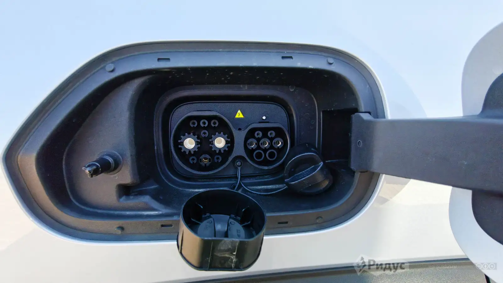 Deepal G318, розетка для зарядки.  