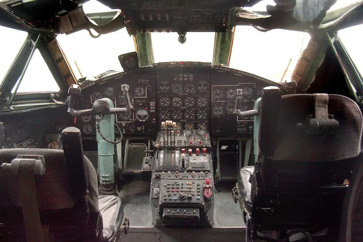 Кабина пилотов. 