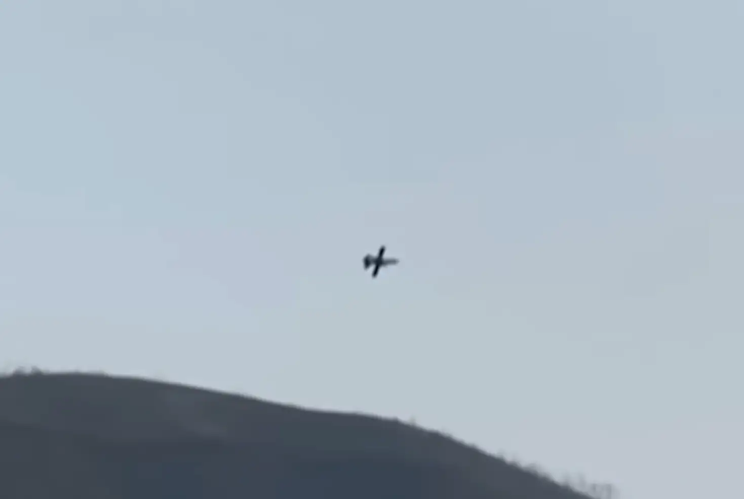 Барражирующий боеприпас в полёте. 