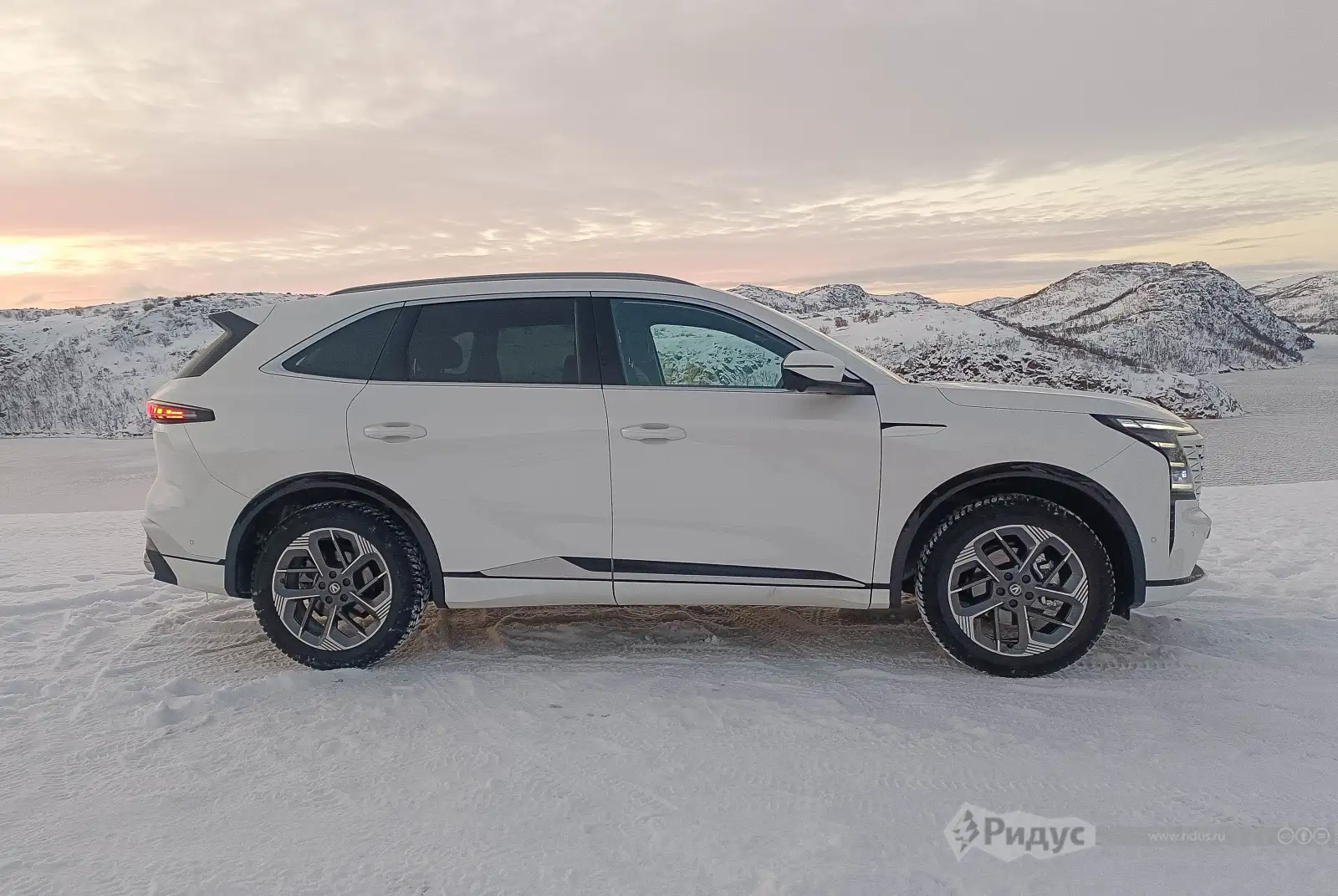 CHANGAN CS75PLUS AWD, вид сбоку. 