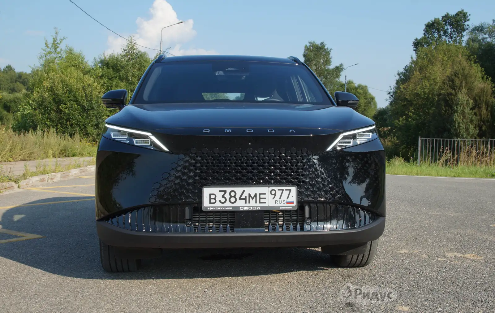 OMODA C7, вид спереди.  