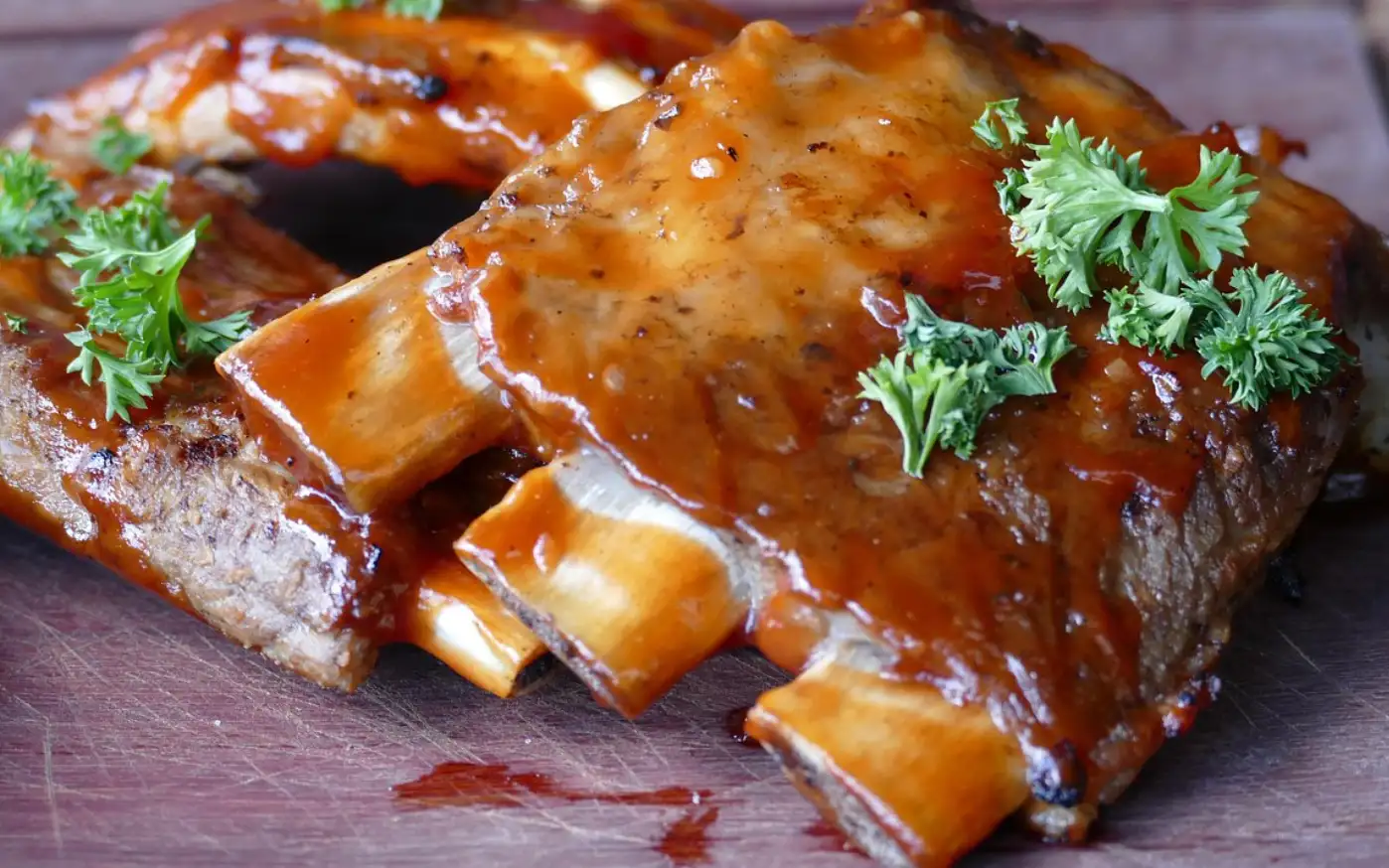 Свиные ребрышки.