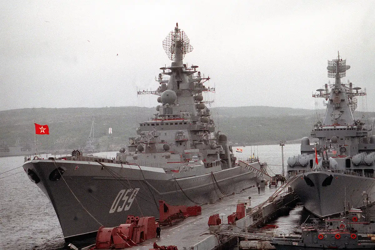 «Киров» — первый крейсер проекта 1144 «Орлан». 