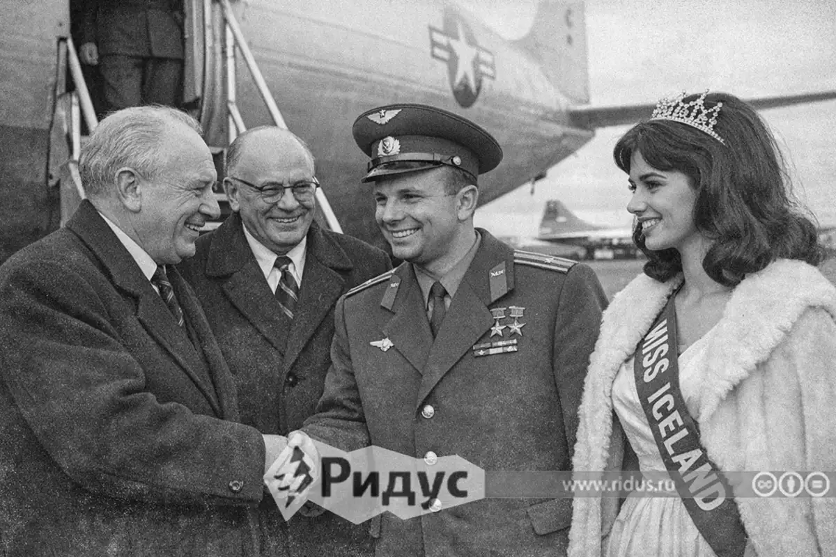 Сгенерировано при помощи ИИ. 