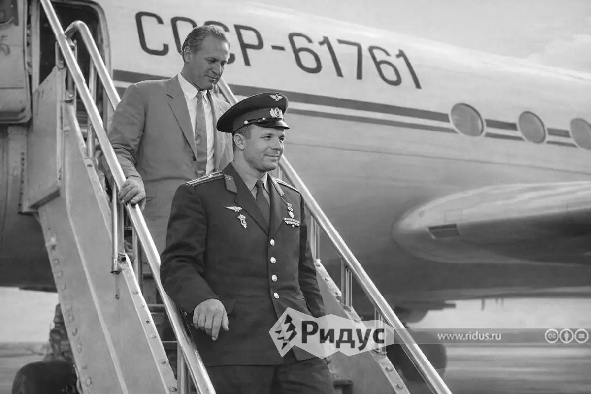 Сгенерировано при помощи ИИ. 