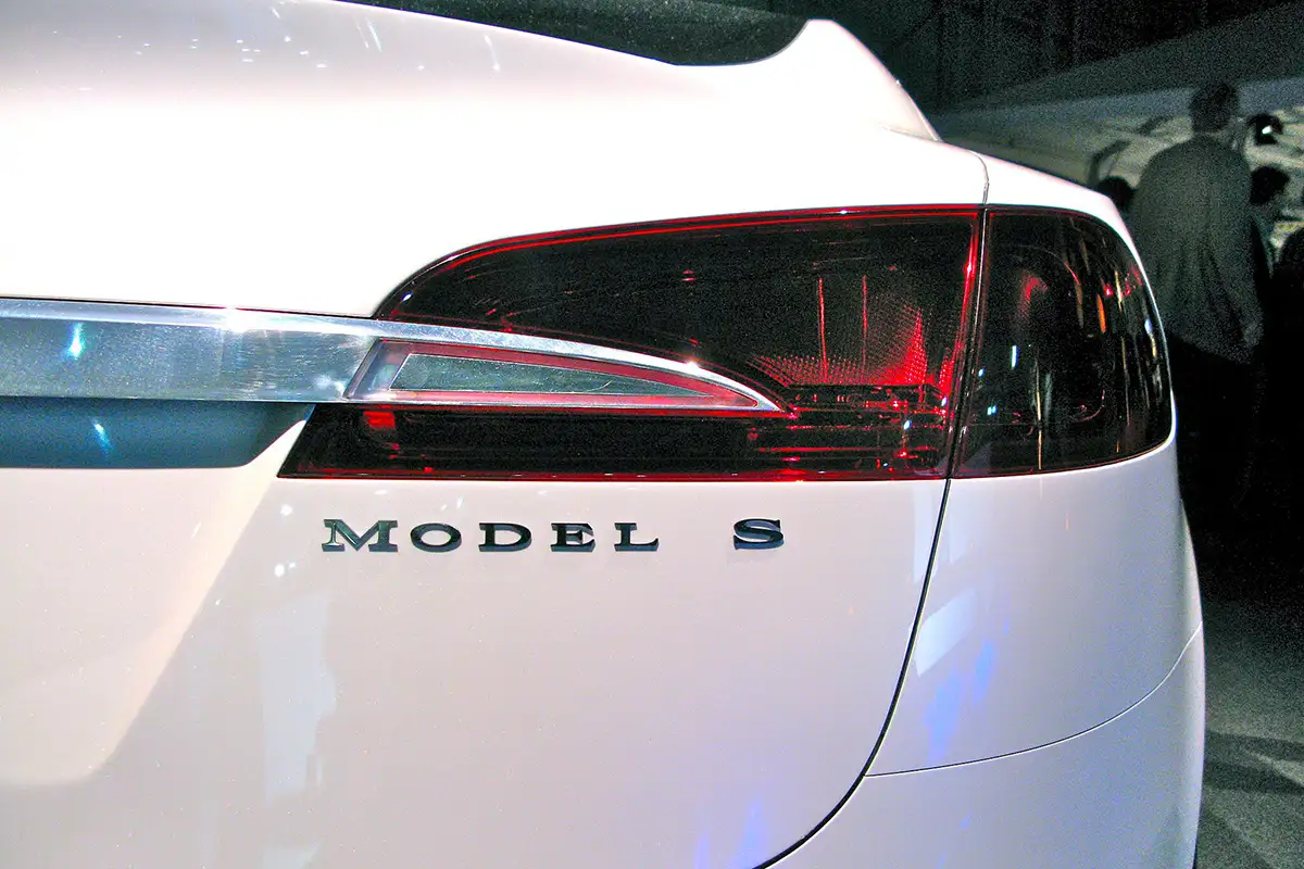 Tesla Model S. 