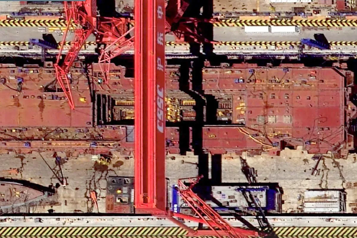 Строительство десантного корабля Type-76