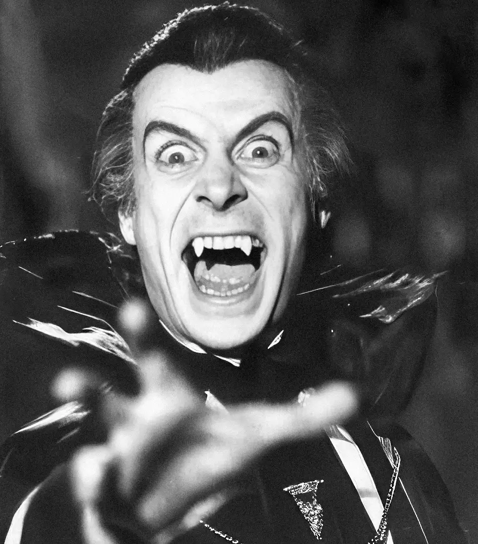 Актёр Джанни Лунадеи в одной из сотен телеэкранизаций Дракулы Брема Стокера, 1980-й - это одна из многочисленных иллюстраций к книге Дмитрия Тараторина