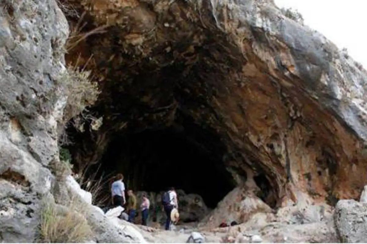 Пещера Ракефет. 