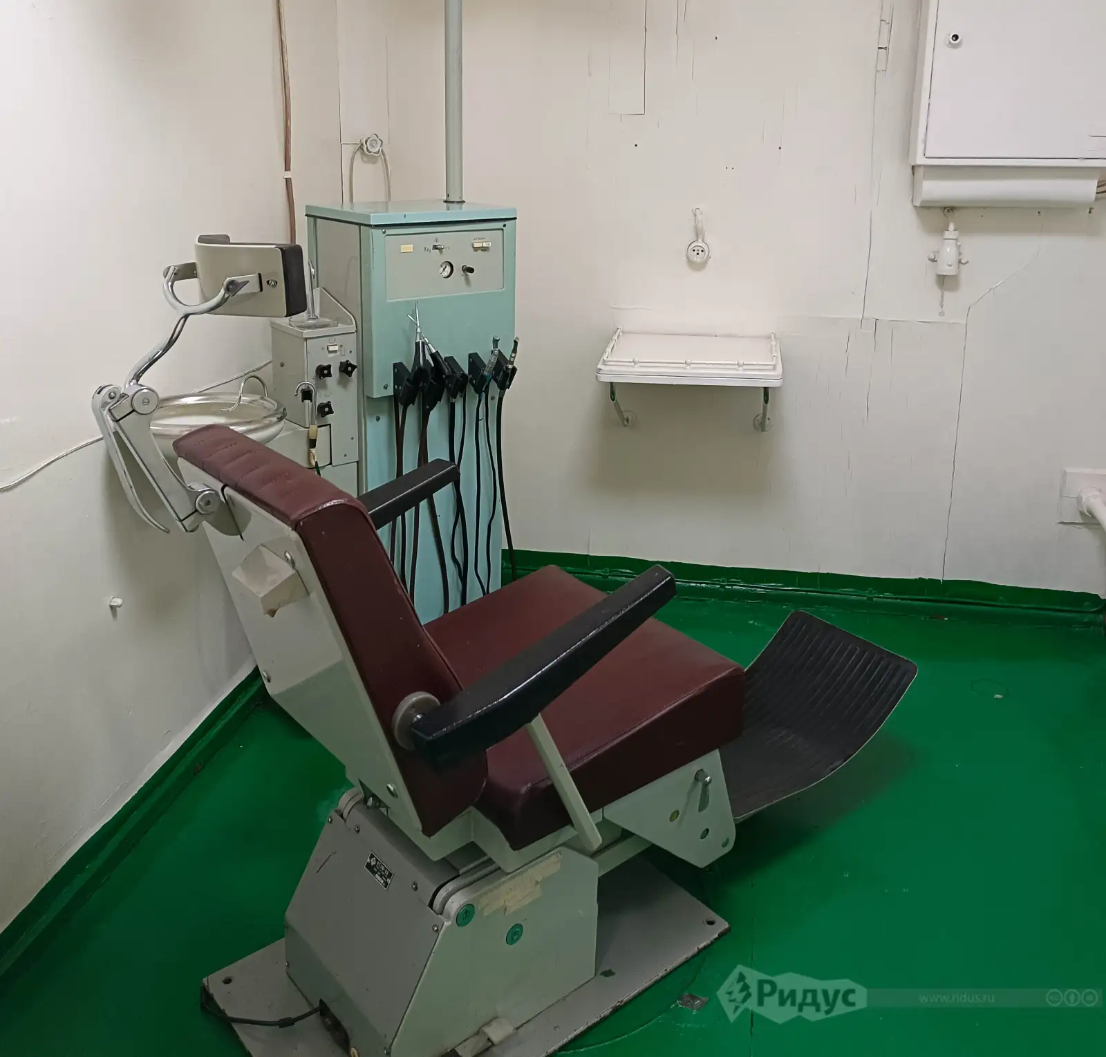 Атомный ледокол «Ленин», медсанчасть, стоматологический кабинет.  