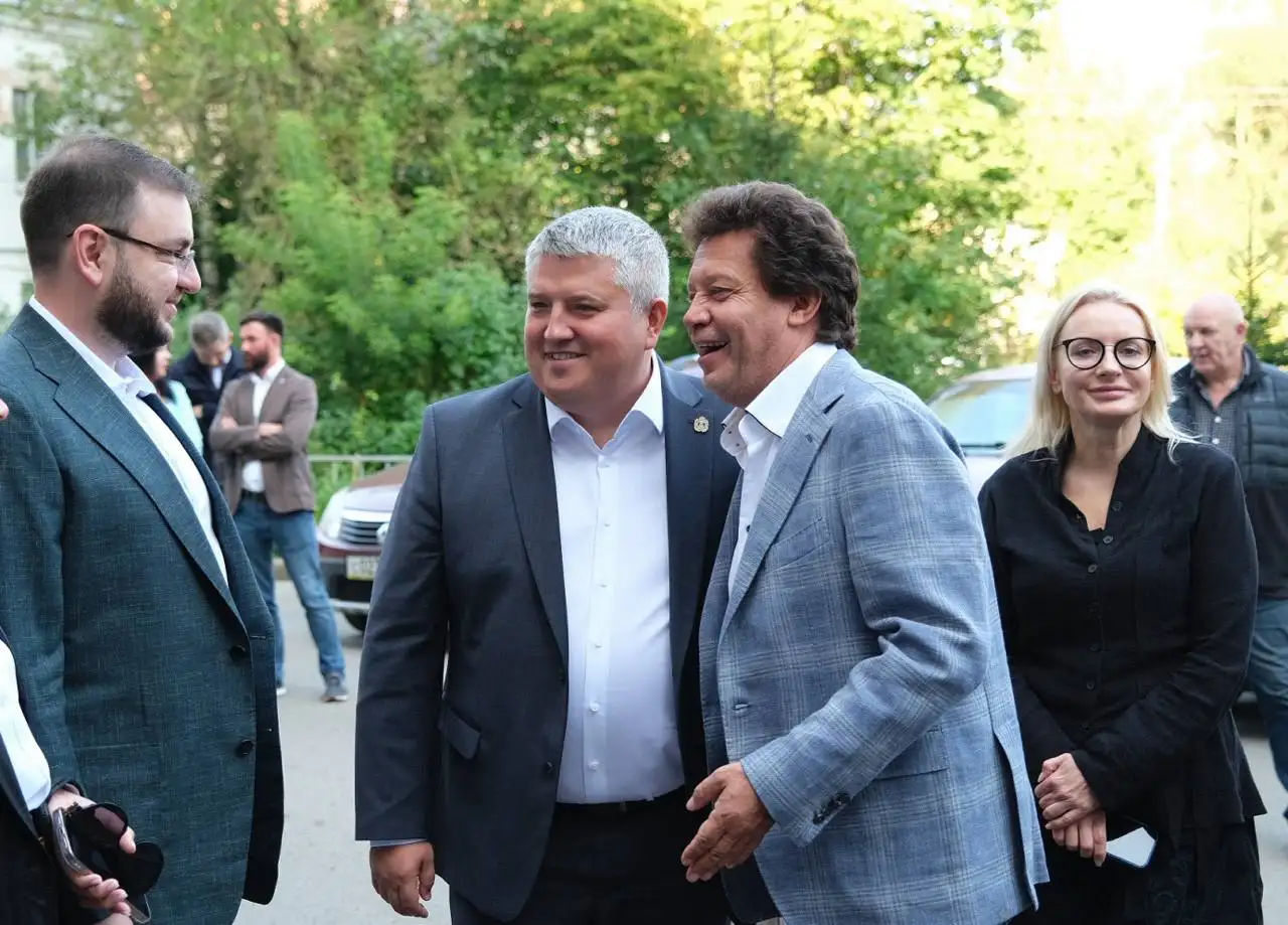 врио губернатора Новгородской области Александр Дронов, вместе со Станиславом Дружининым и Виктором Звагельским